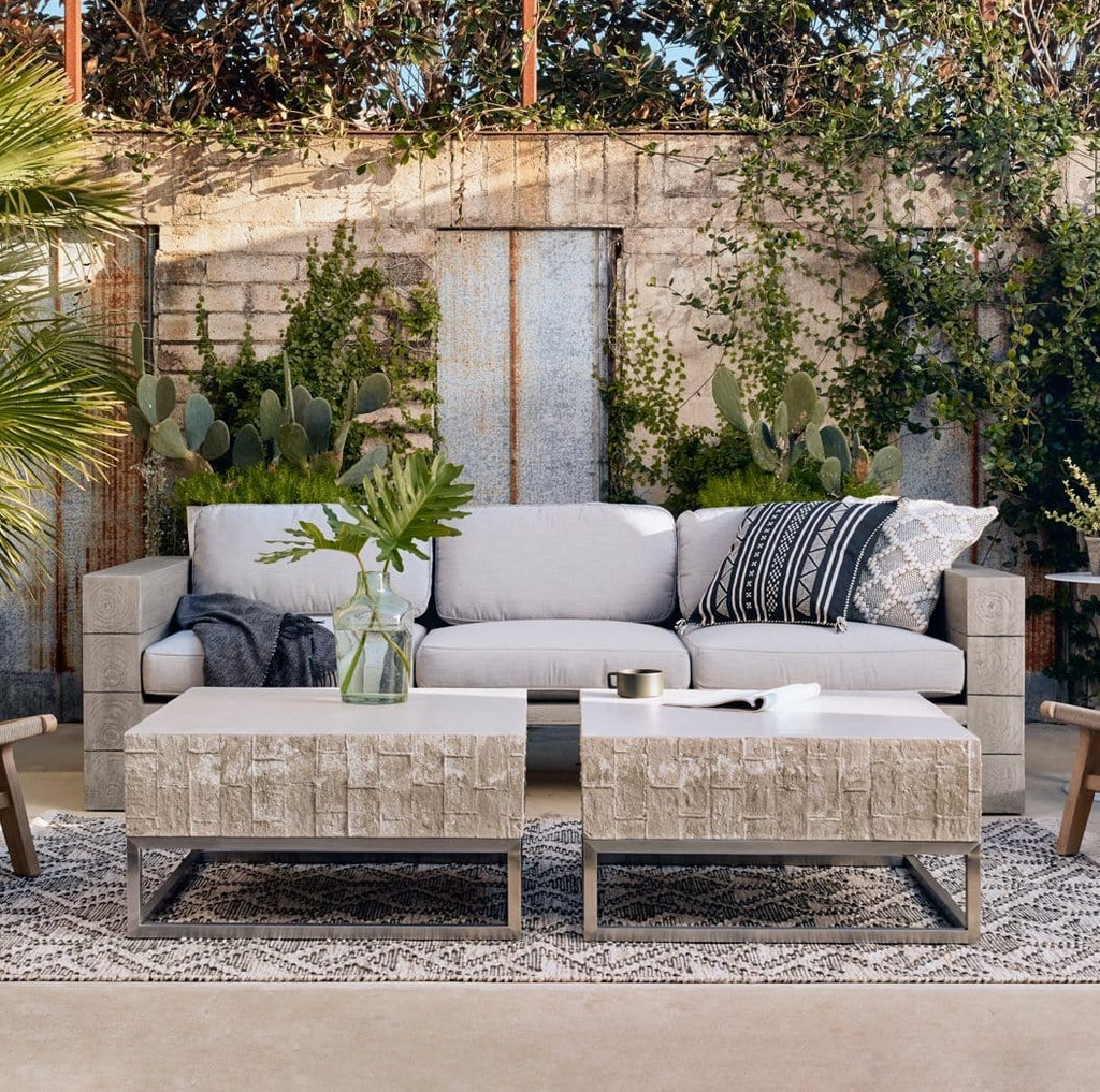 Outdoor Sofas & Sectionals